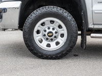 Duramax Diesel - Tonneau Cover - Running Boards - Rock Deflector - Remote Start Powerful, capable, a... (image 4)