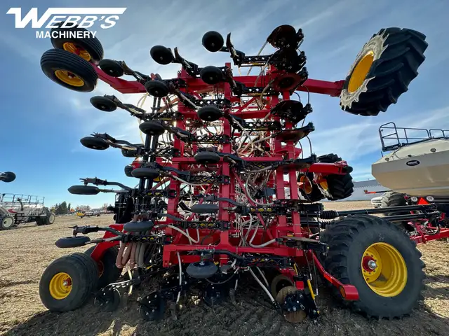 2022 Bourgault 3330-66HF/L9950  Air Seeder & Tank in Farming Equipment in Fort St. John - Image 3