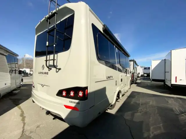 2026 Leisure Travel Unity U24CB in RVs & Motorhomes in Bedford - Image 36