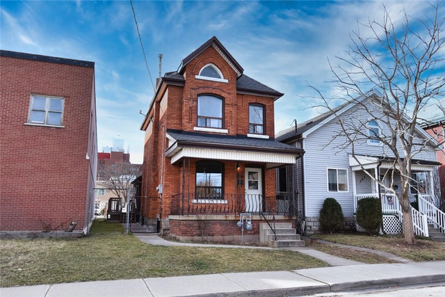 281 EAST Avenue N Hamilton, Ontario in Houses for Sale in Hamilton