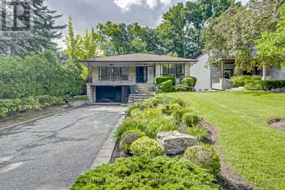 Welcome to 47 Waterloo, in high demand Bathurst Manor on cul-de-sac! This home sits on a ravine lot...