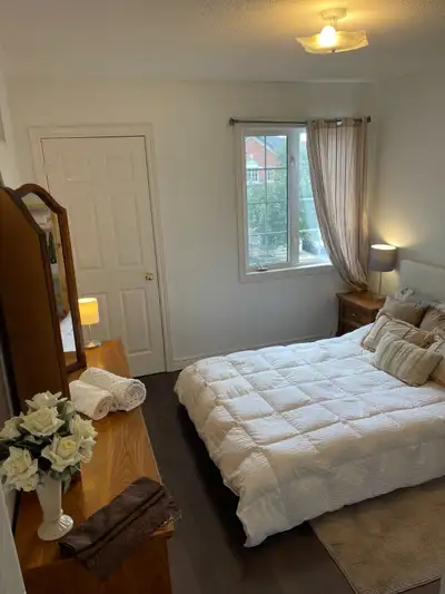 Beautiful Bright Sunny Room In A Large Clean House! *** TEXT/CALL Me DIRECT (289) 301-3838 (I am Not...