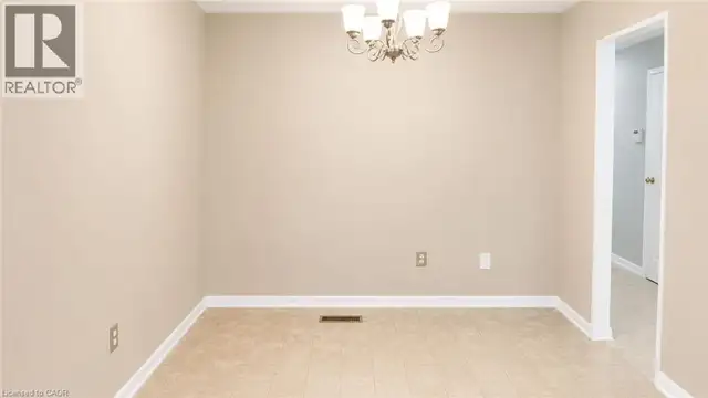 10 HOLBORN Court Unit# 38 Kitchener, Ontario in Houses for Sale in Kitchener / Waterloo - Image 10
