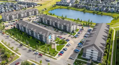 Broadstreet's Water's Edge offers 1 and 2 bedroom pet friendly apartments for rent, conveniently loc...