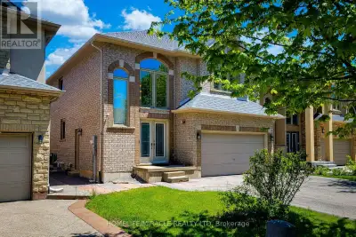 Welcome to this beautifully maintained detached home in the heart of desirable Ancaster. Situated on...