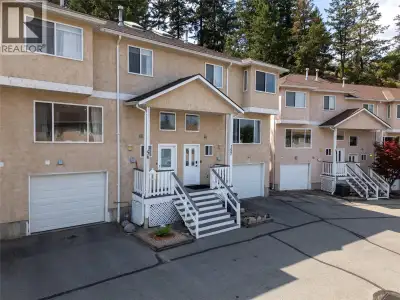 ATTENTION FIRST TIME BUYERS AND YOUNG FAMILIES! This updated and move in ready 3 bedroom , 3 bathroo...
