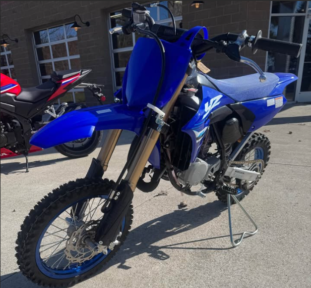 2025 YAMAHA YZ450F- BLUE! in Dirt Bikes & Motocross in Edmonton - Image 2