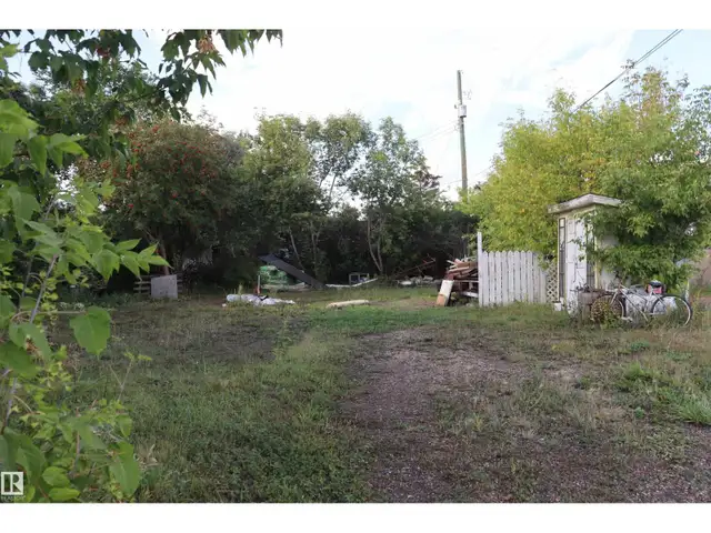4210 50A Ave Stettler Town, Alberta in Land for Sale in Red Deer - Image 5
