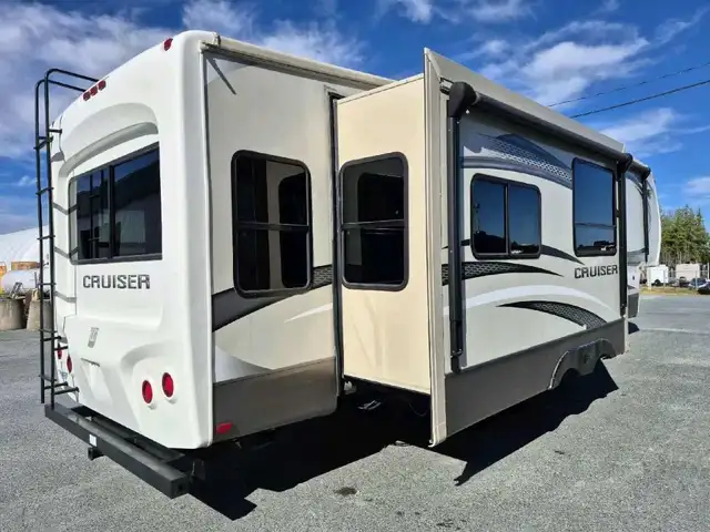 2016 Cruiser RV Crossroads 315RL in Travel Trailers & Campers in Thetford Mines - Image 7