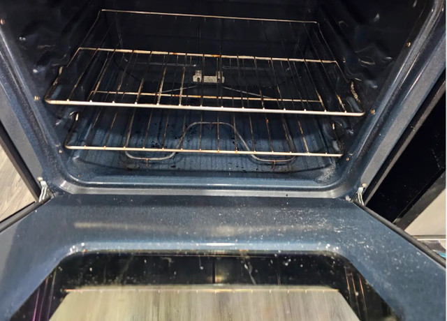 GE 30" Stainless Steel Electric Coil Top Stove Oven Range CAN DE in Stoves, Ovens & Ranges in Hamilton - Image 3