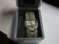 LADIES BEAUTIFUL DKNY  DIAMOND STUDDED  WATCH NEW Belleville Belleville Area Preview