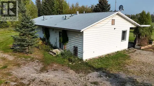 53412 Highway 748 East Rural Yellowhead County, Alberta in Houses for Sale in St. Albert - Image 6