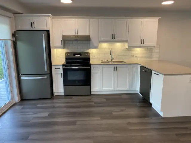 2Bed, corner unit w/balcony, AVAILABLE NOW! 502-49 Forest Hill in Long Term Rentals in Fredericton - Image 3