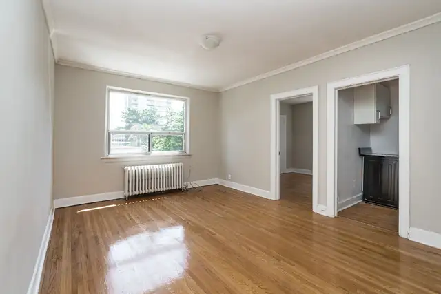 Semi renovated two bedroom at St. Clair and Bathurst - ID 1923 in Long Term Rentals in City of Toronto - Image 5