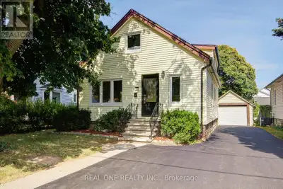 Minutes from The Highway Exit, Shopping Plazas, And Top-Rated Schools, This Home Is Ideal for Famili...