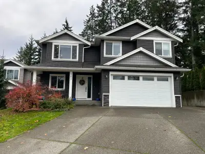 2 bedroom basement suite in newer subdivision in Nanaimo. Full bathroom with shower/tub, toilet, sin...