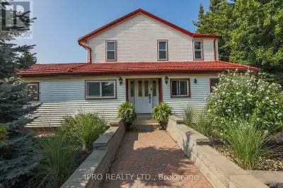 Work, Play, Live 1027 Niagara Stone Road, where history meets modern luxury in the heart of Niagara-...