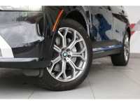 Premium Audio, Sunroof, Apple CarPlay, Power Liftgate, Navigation, Blind Spot Detection, Lane Depart... (image 1)