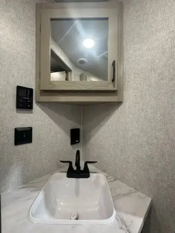 2025 East To West 2475BH in Travel Trailers & Campers in Winnipeg - Image 30