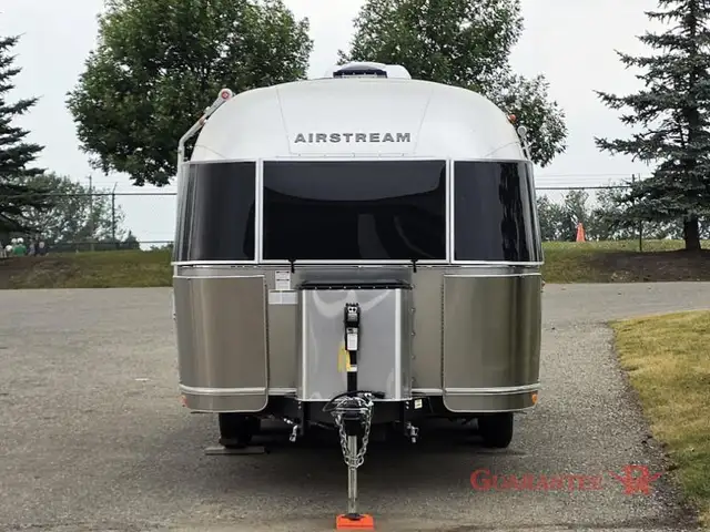 2022 Airstream Flying Cloud 23FB in Travel Trailers & Campers in Calgary - Image 3