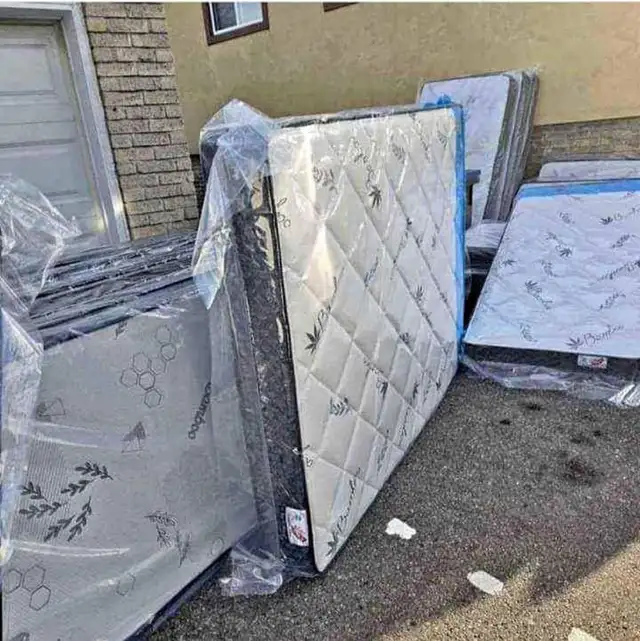 { Twin Mattress } Full Mattress / Queen Mattress | King Mattress