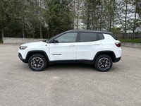 // ACCIDENT FREE!! // Meet the 2024 Jeep Compass Trailhawk 4x4 | Panoramic Sunroof | Leather Seats,... (image 9)