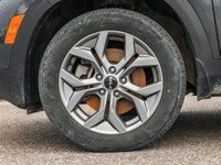 *Leather Seats, Remote Start, Heated Steering Wheel, Heated Seats, Apple CarPlay!* Surefooted handli... (image 3)