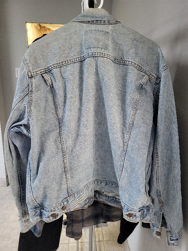 Levi's Jean Jacket in Men's in St. Catharines - Image 2