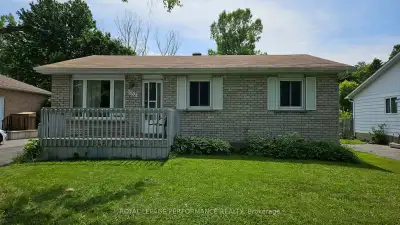Great neighborhood! friendly North end location. WONDERFUL BRICK BUNGALOW, FINISHED BASEMENT. 4 Bedr...