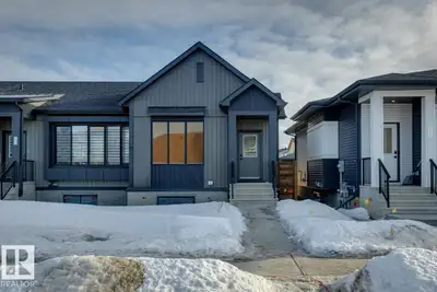 IMMEDIATE POSSESSION AVAILABLE! Welcome to the Bungalow Townhome 20 Plus by Cantiro Homes! Offering...