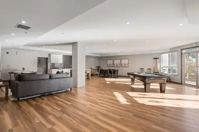 **Ask about our 1 FULL Month's Free rent! Apply Today. **40% off Telus Products and Services ** 6 mo...