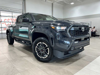 Turbocharged,Tow Hitch,Four Wheel Drive,Power Steering,4-Wheel Disc Brakes,Brake Assist,ABS,HD Radio... (image 1)