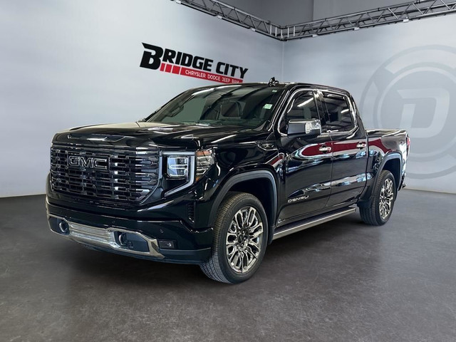 2023 GMC Sierra 1500 Denali Ultimate 6.2L V8 - Sunroof - Dena... in Cars & Trucks in Lethbridge
