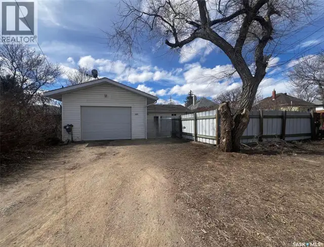 349 10th AVENUE NW Swift Current, Saskatchewan in Houses for Sale in Swift Current - Image 4