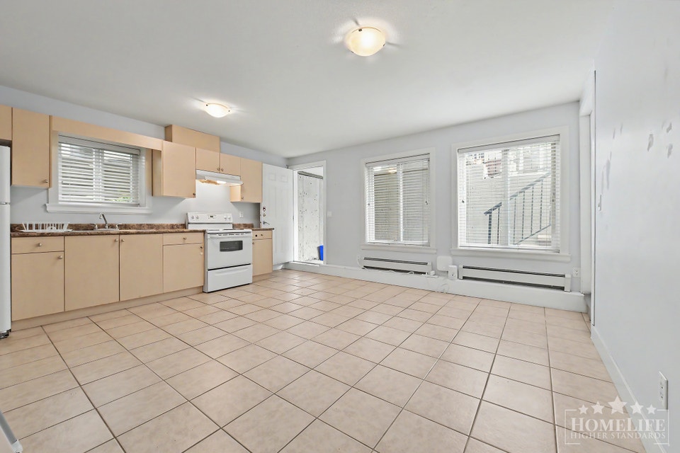 Bright 2-Bedroom Basement Suite in Desirable Sullivan Neighbourh 3