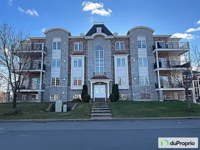 Prise de possession immédiate! Découvrez cette superbe unité de coin située au 2e étage, offrant un...