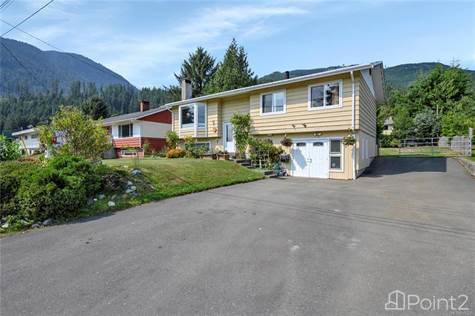 260 Kelsey Way in Houses for Sale in Campbell River - Image 2