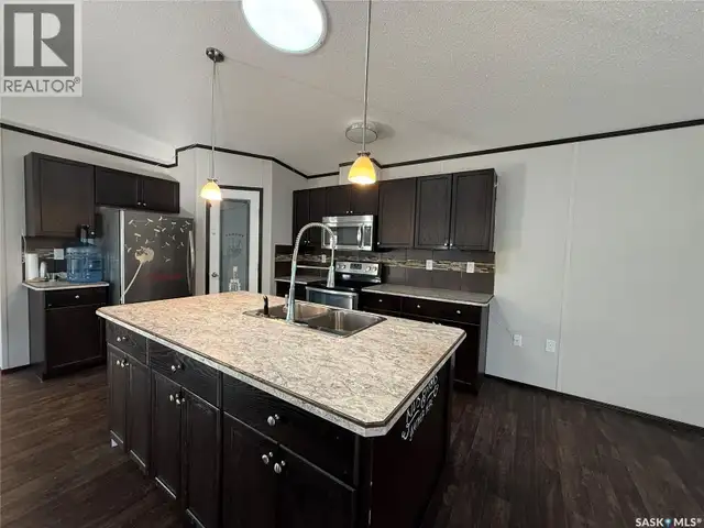 102 1st AVENUE W Coleville, Saskatchewan in Houses for Sale in Saskatoon - Image 11