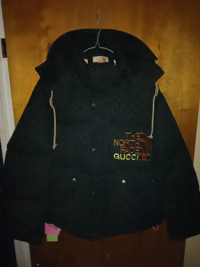 Thick warm jacket ######=/===Check out our other ads for more similar products ..... ,no trades offe...