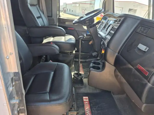 2019 KENWORTH T800 in Heavy Trucks in Saskatoon - Image 15