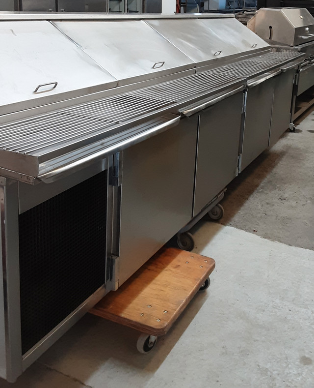 HUSSCO FOOD EQUIPMENT  USED Custom Made Refrigerated Pizza Table in Industrial Kitchen Supplies in Edmonton - Image 3