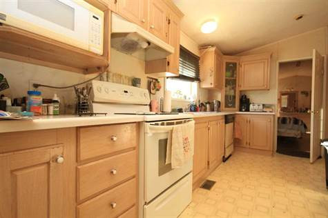 102004 RR 161 in Houses for Sale in Lethbridge - Image 4