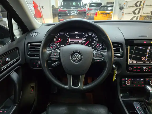 2014 Volkswagen Touareg Fully serviced, New Winter Tires in Cars & Trucks in Edmonton - Image 12