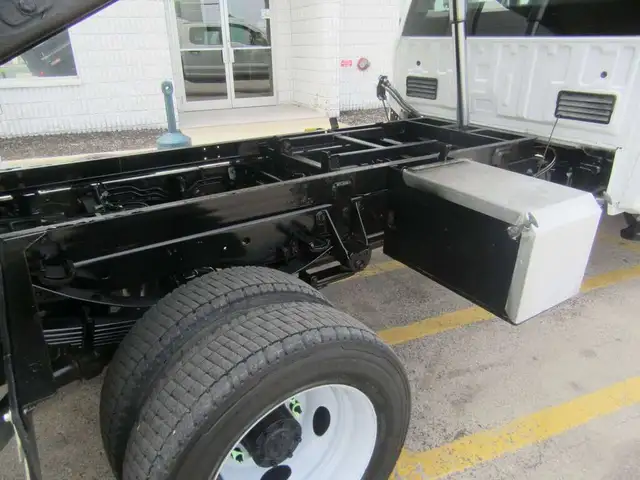 2023 Ford F-550 CREW CAB 4X4 DIESEL WITH 12FT STEEL DUMP BOX in Cars & Trucks in Oakville / Halton Region - Image 14
