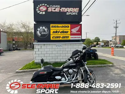 Harley-Davidson Street Glide FLHX 2021 avec 5555 KM, très beau !! Équipement inclus : dossier passag...