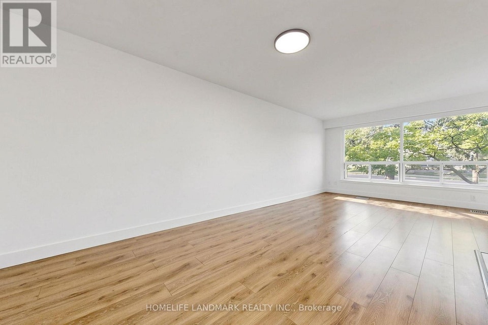 26 FENSIDE DRIVE Toronto (Parkwoods-Donalda), Ontario 5
