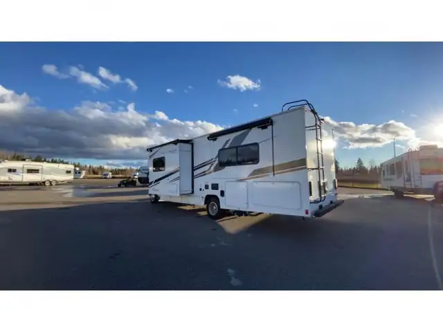 2023 Coachmen RV Freelander 29KB in RVs & Motorhomes in Dawson Creek - Image 17