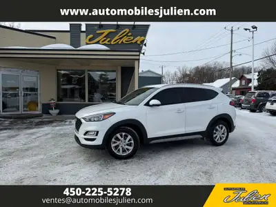 Découvrez votre prochain partenaire d'aventure : le Hyundai Tucson blanc 2019 ! Avec son design élég...