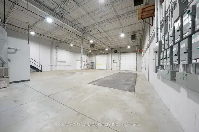 6200 Sq Ft Industrial Warehouse Space for Rent in Burlington in Commercial & Office Space for Rent in Oakville / Halton Region - Image 10