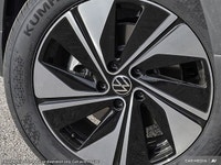 Discover this pristine 2024 Volkswagen Taos Highline, boasting an incredibly low 90 kilometers on it... (image 7)